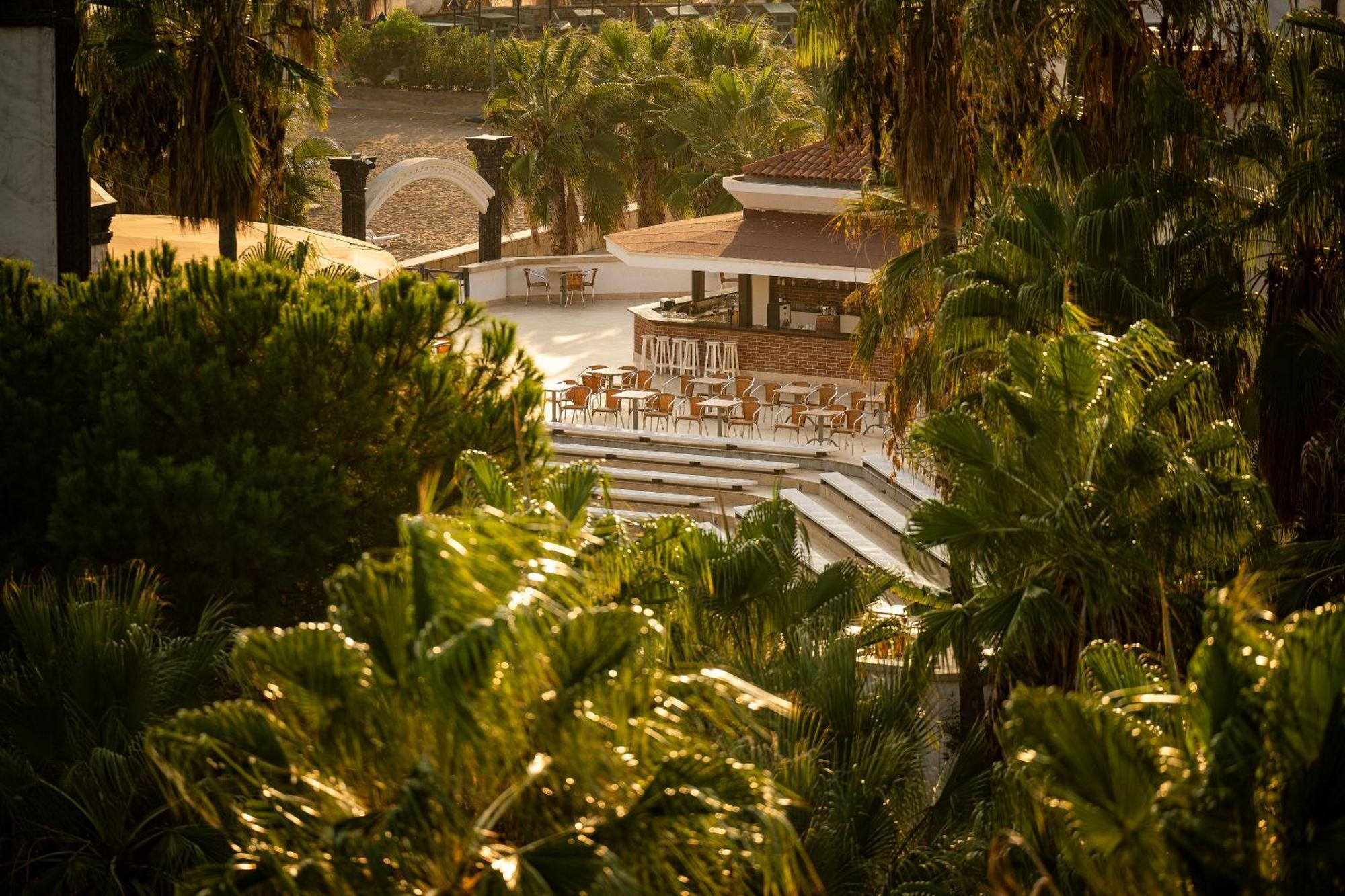 Adora Hotel & Resort Белек Екстериор снимка