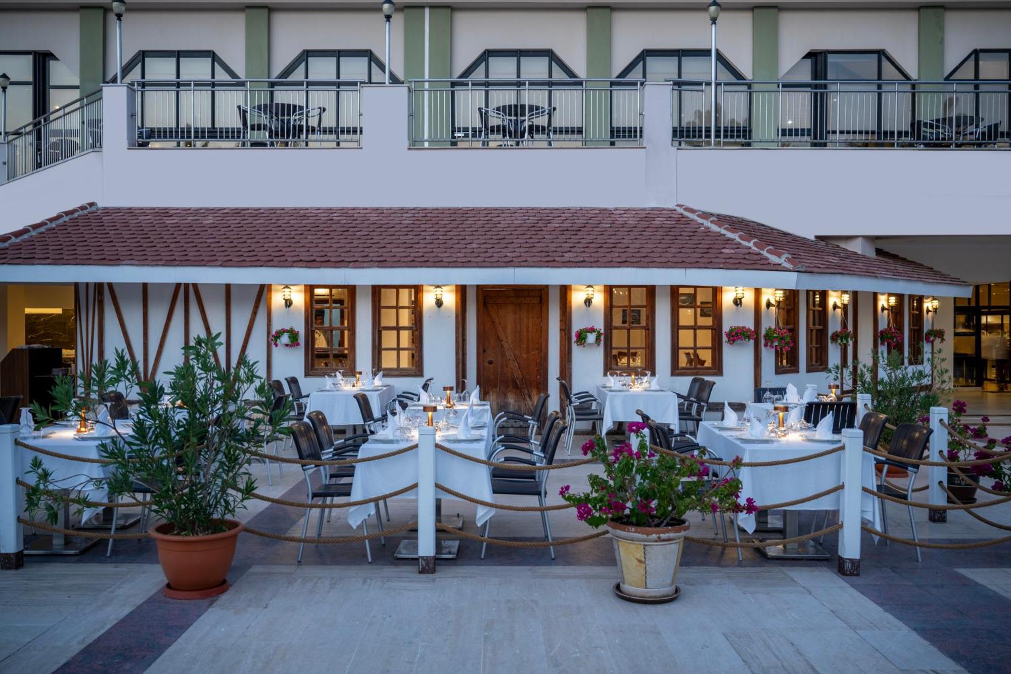 Adora Hotel & Resort Белек Екстериор снимка