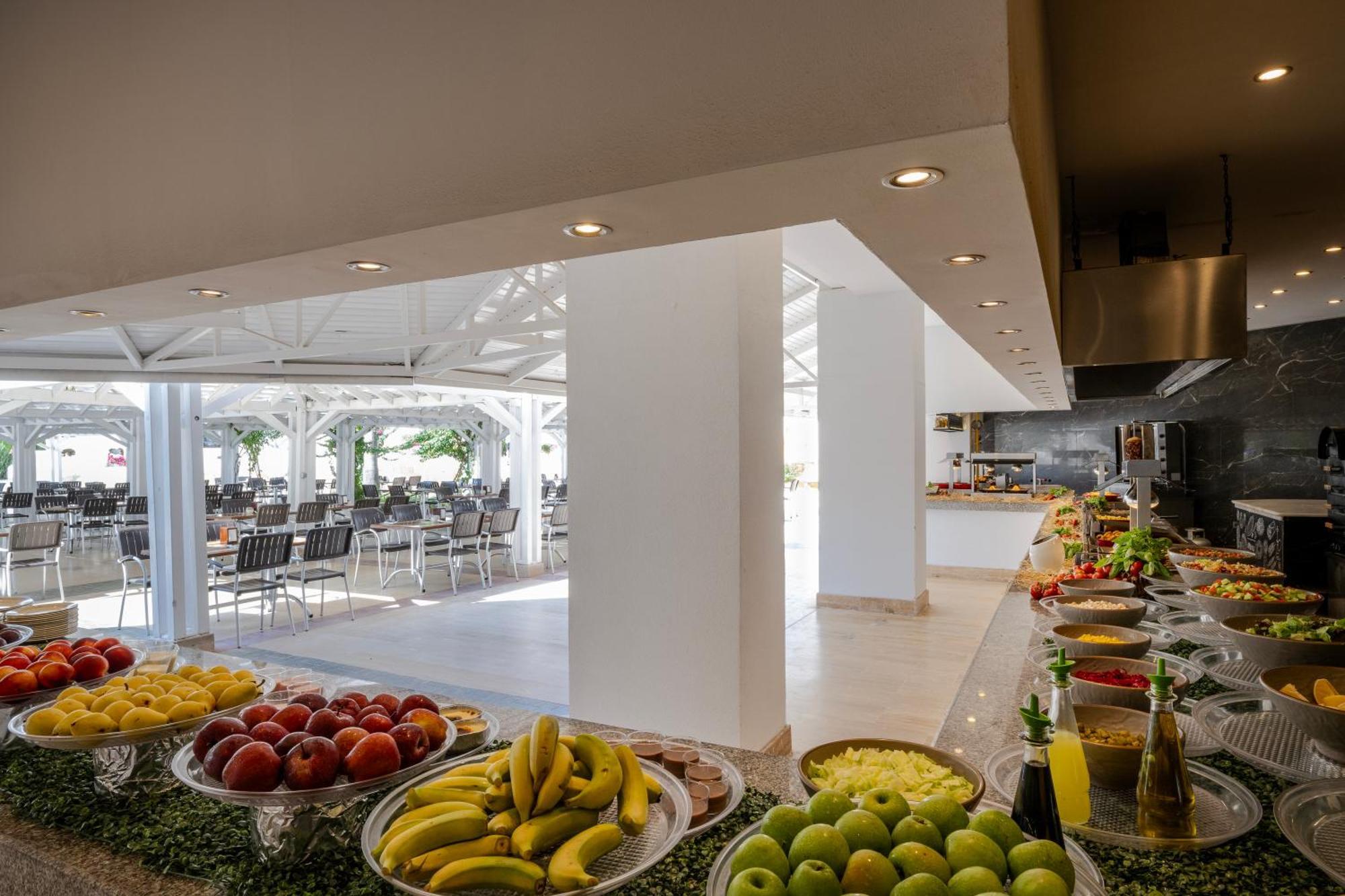 Adora Hotel & Resort Белек Екстериор снимка