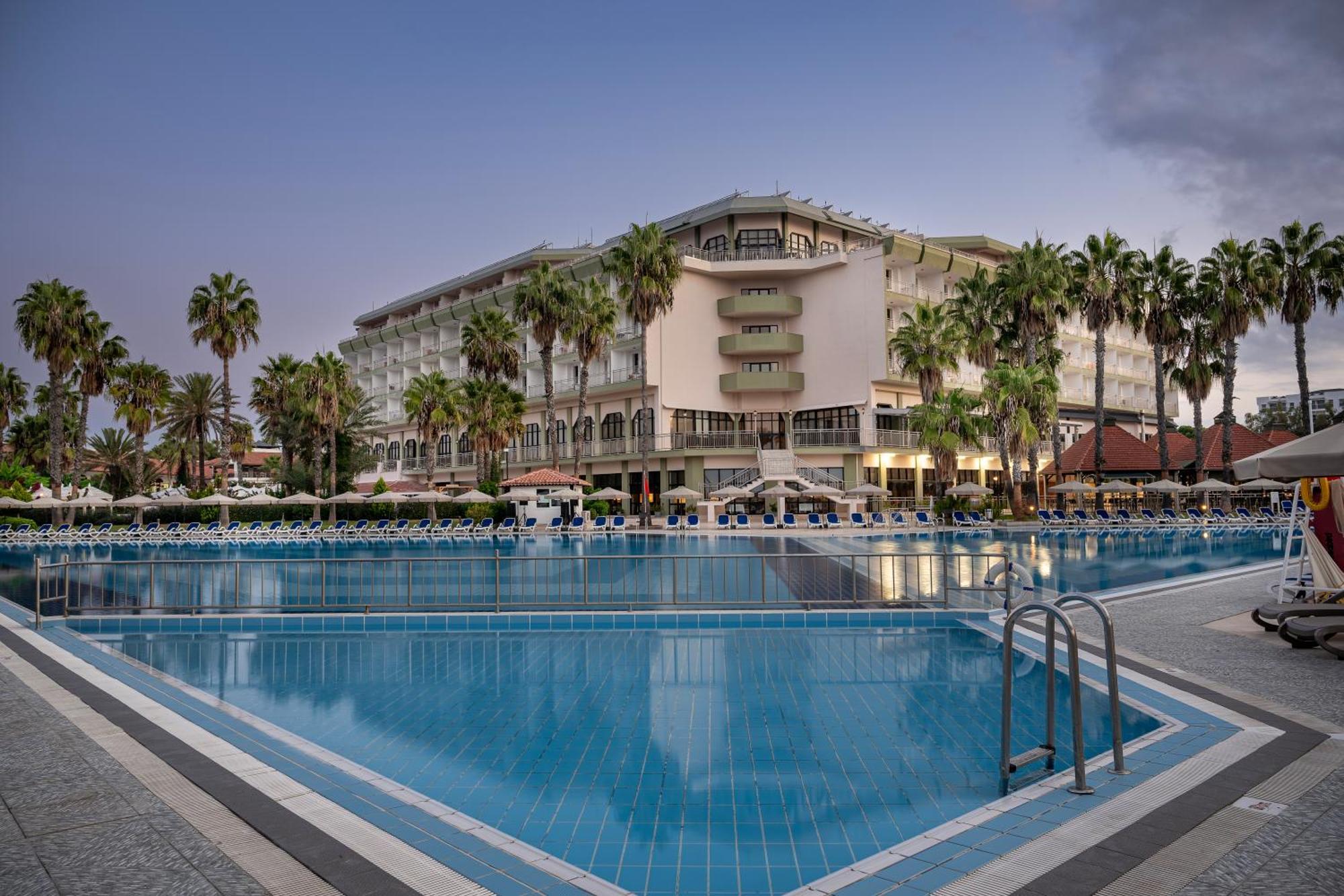 Adora Hotel & Resort Белек Екстериор снимка