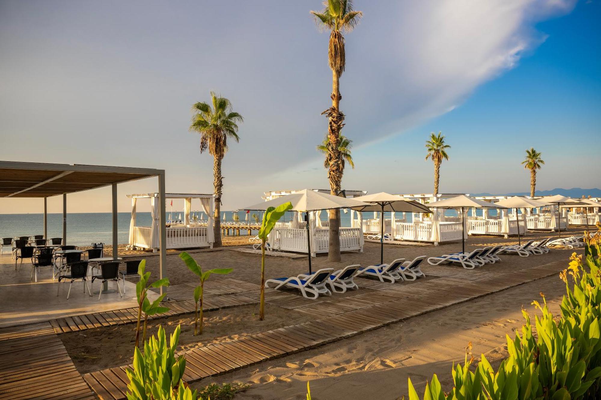 Adora Hotel & Resort Белек Екстериор снимка