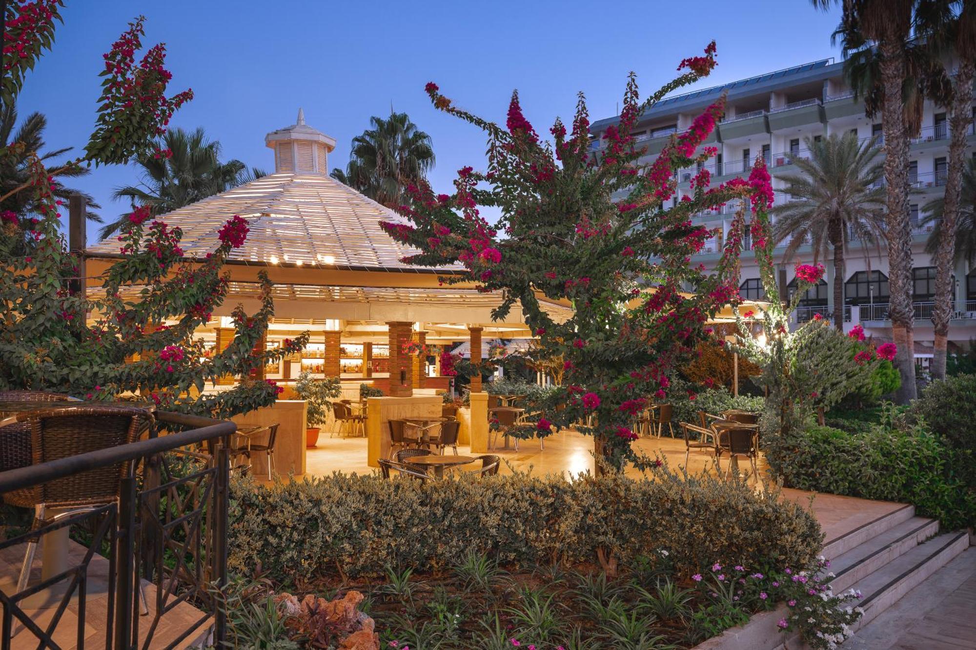 Adora Hotel & Resort Белек Екстериор снимка