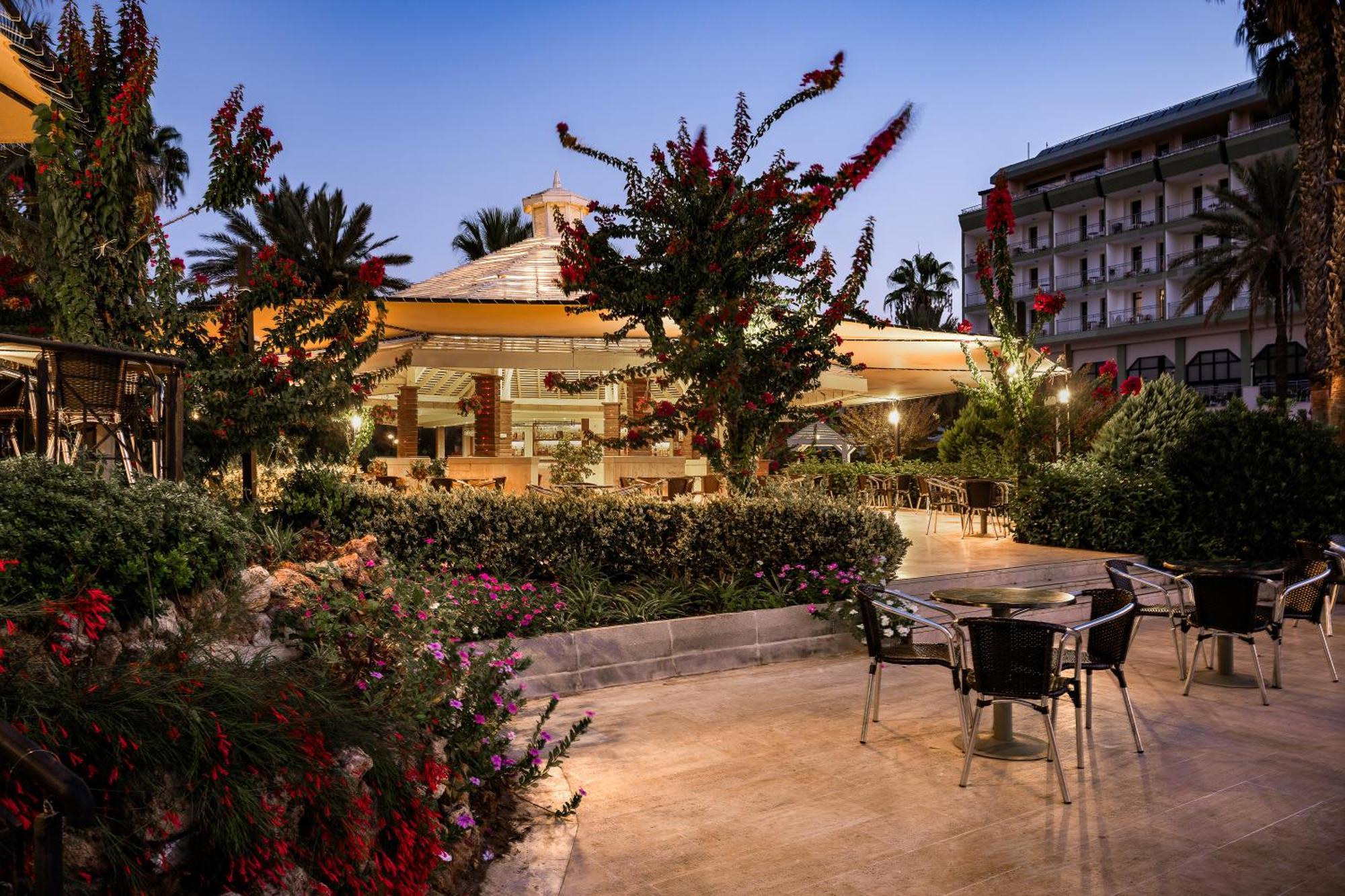 Adora Hotel & Resort Белек Екстериор снимка